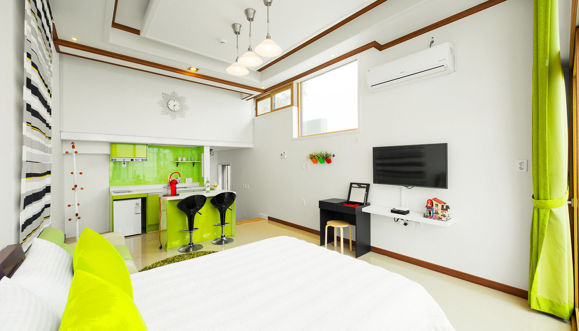 Sea & Pine Pension Namhae Exteriör bild
